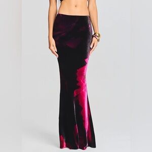 Retrofête low rise velvet skirt with flower print